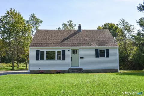 43 Hale Haven Ct, Uncasville, CT 06382