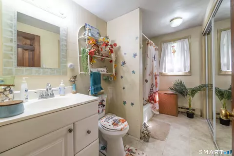 Bath - 44 Putnam Rd, Central Village, CT 06332 photo 1 of 1