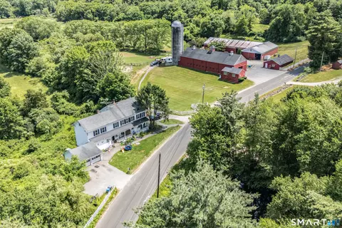 91 Church St, Thompson, CT 06277