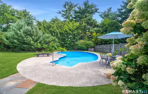 Exterior - 204 Maple St, Wethersfield, CT 06109 photo 6 of 8
