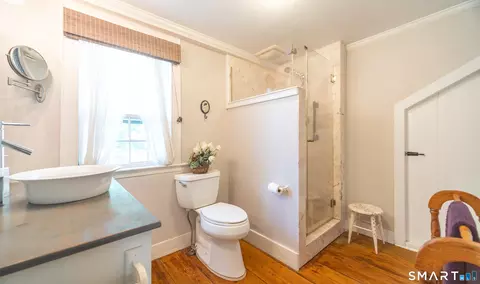 Bath - 204 Maple St, Wethersfield, CT 06109 photo 3 of 3
