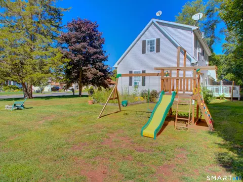 16 Jefferson Dr, Killingly, CT 06239 photo 4