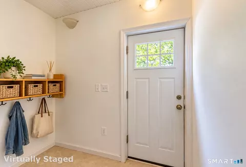 Entry Way - 131 Ridge Rd, Wethersfield, CT 06109 photo 1 of 2