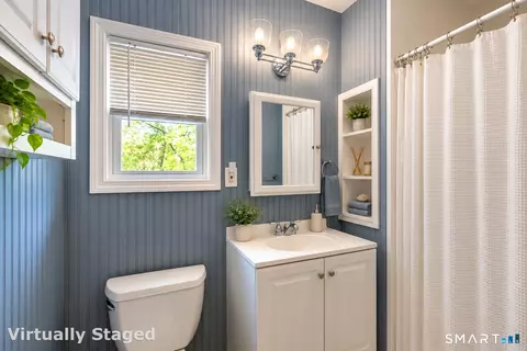 Bath - 131 Ridge Rd, Wethersfield, CT 06109 photo 1 of 2