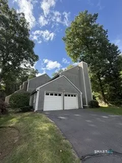 Exterior - 1925 Shepard Ave #9, Hamden, CT 06518 photo 3 of 5