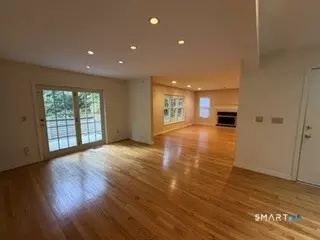 Living - 1925 Shepard Ave #9, Hamden, CT 06518 photo 1 of 4