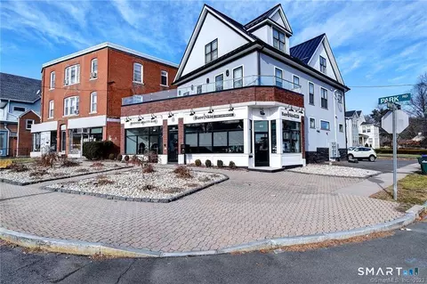 202 Park Rd, West Hartford, CT 06119