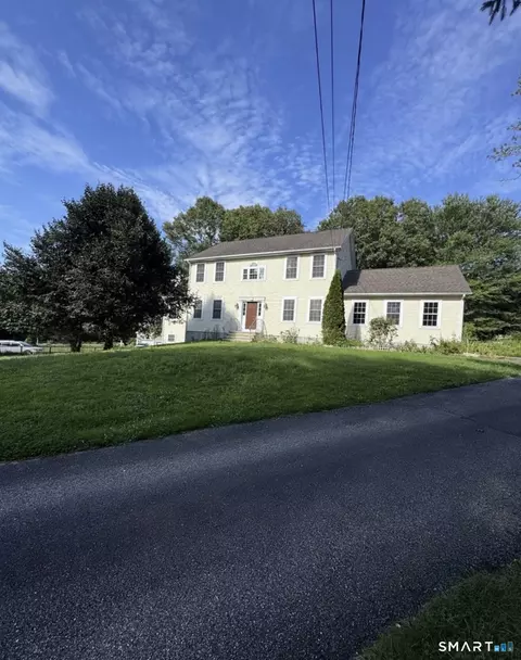 52 Middle Rd, Preston, CT 06365