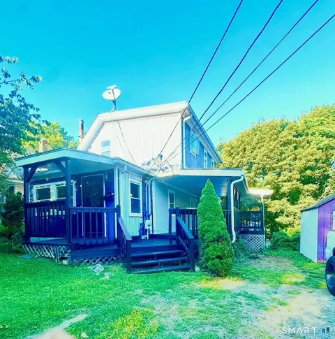 51 N Cliff St, Norwich, CT 06360