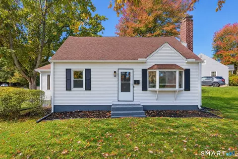 3 Dwight Rd, West Hartford, CT 06110