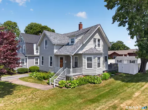 24 Hatch St, Mystic, CT 06355