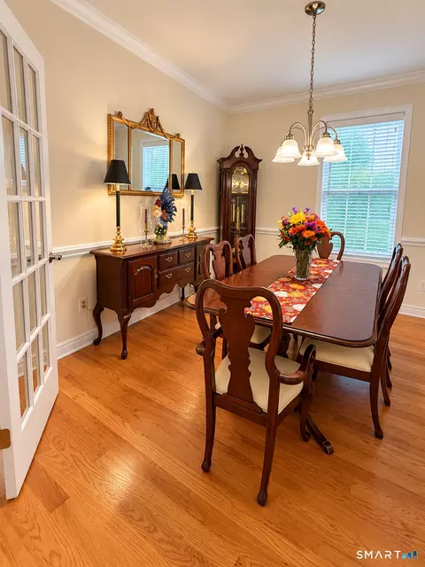 Dining - 300 Dennison Rd, Westbrook, CT 06498 photo 2 of 3