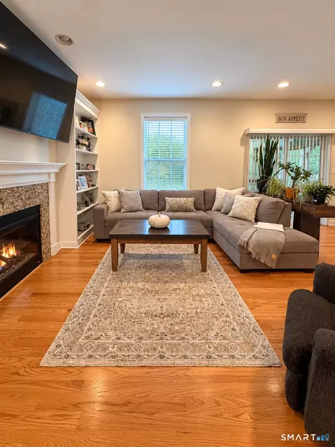 Living - 300 Dennison Rd, Westbrook, CT 06498 photo 2 of 2