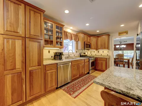 Kitchen - 2 Streamside Ln #2, Berlin, CT 06037 photo 3 of 4
