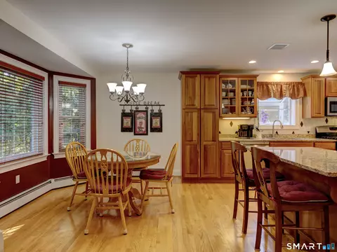 Dining - 2 Streamside Ln #2, Berlin, CT 06037 photo 3 of 4