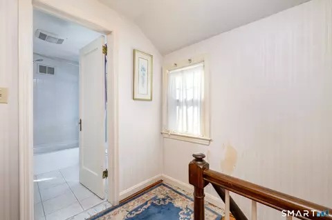 Entry Way - 430 Prospect St, Wethersfield, CT 06109 photo 5 of 5