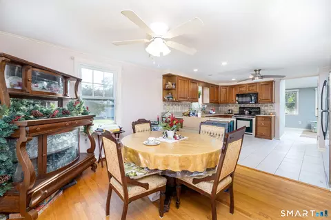 Dining - 430 Prospect St, Wethersfield, CT 06109 photo 2 of 2