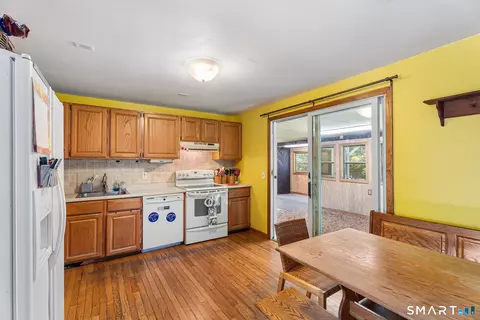 Kitchen - 17 Cartridge Trl, Ledyard, CT 06339 photo 2 of 3