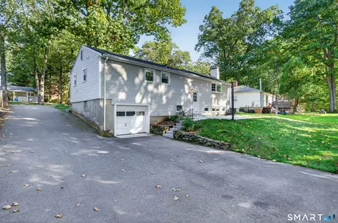 Exterior - 114 Forest Dr, Wethersfield, CT 06109 photo 4 of 9