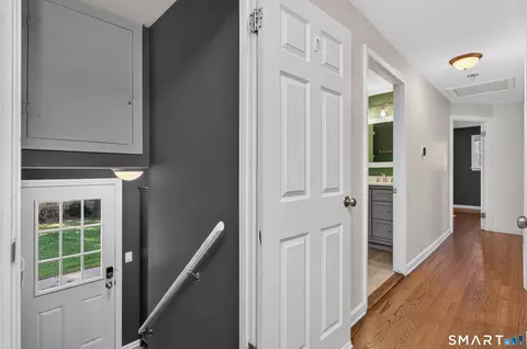 Entry Way - 114 Forest Dr, Wethersfield, CT 06109 photo 3 of 3