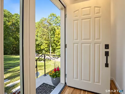 Entry Way - 42 Straits Rd, Chester, CT 06412 photo 2 of 3