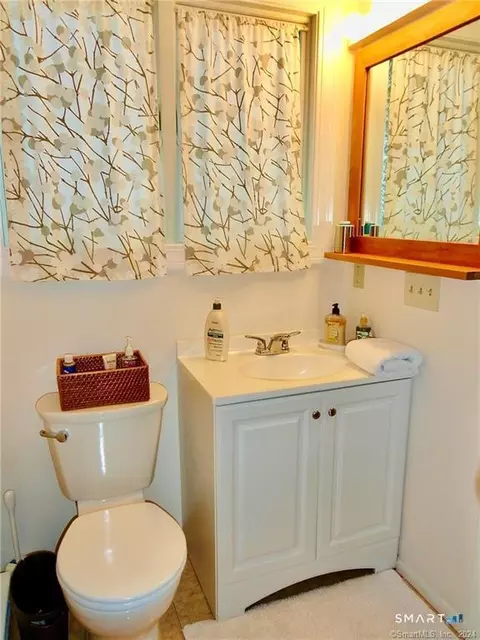 Bath - 232 Ledge Dr #232, Torrington, CT 06790 photo 2 of 4