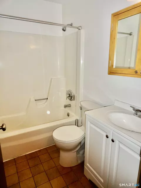 Bath - 232 Ledge Dr #232, Torrington, CT 06790 photo 1 of 4
