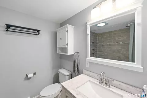 Bath - 27 Rising Trail Ct #27, Middletown, CT 06457 photo 2 of 3