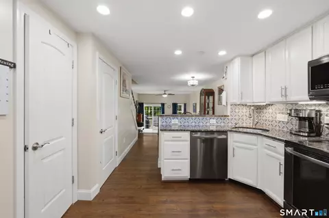 Entry Way - 27 Rising Trail Ct #27, Middletown, CT 06457 photo 1 of 3