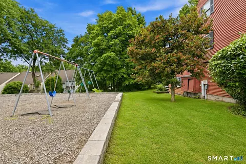 Exterior - 27 Rising Trail Ct #27, Middletown, CT 06457 photo 4 of 5