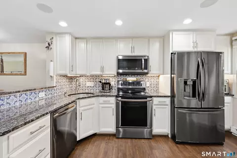 Kitchen - 27 Rising Trail Ct #27, Middletown, CT 06457 photo 3 of 3