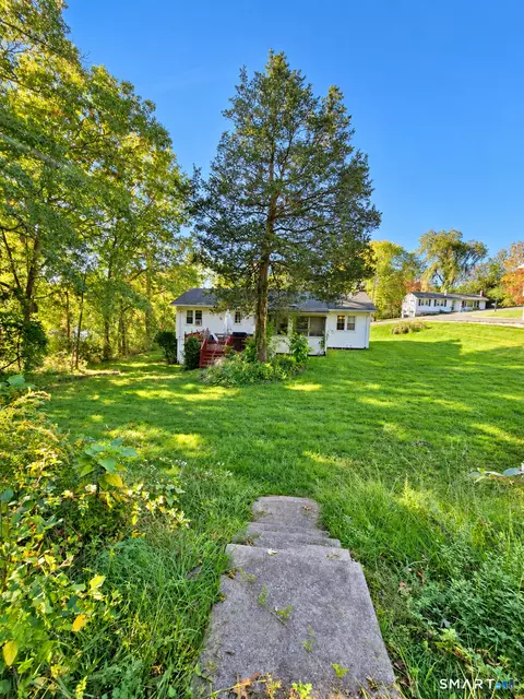 Exterior - 92 Perry Rd, Hamden, CT 06514 photo 5 of 7