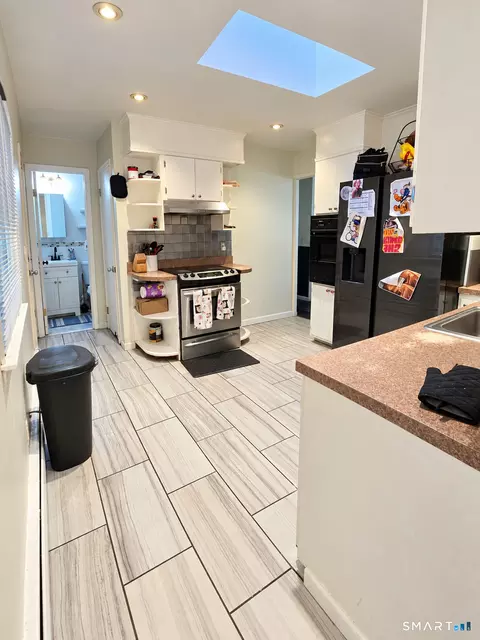 Kitchen - 92 Perry Rd, Hamden, CT 06514 photo 1 of 2