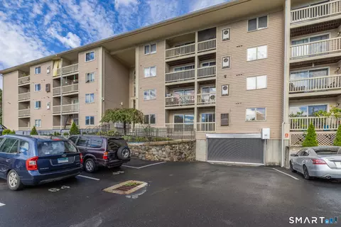 980 Lindley St #108H, Bridgeport, CT 06606
