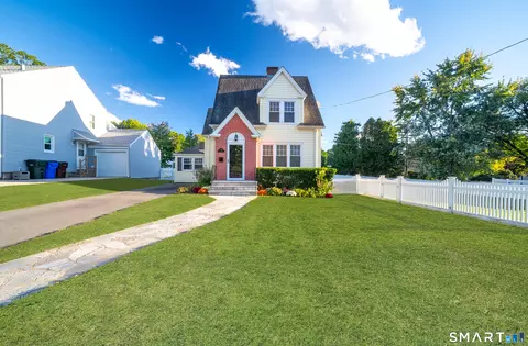 Exterior - 101 Robbins Dr, Wethersfield, CT 06109 photo 3 of 9