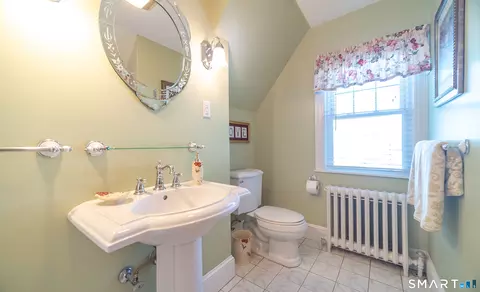 Bath - 101 Robbins Dr, Wethersfield, CT 06109 photo 3 of 3