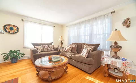 Living - 101 Robbins Dr, Wethersfield, CT 06109 photo 1 of 3