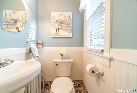 Bath - 101 Robbins Dr, Wethersfield, CT 06109 photo 1 of 3
