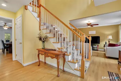 Entry Way - 22 Johns Way, Durham, CT 06422 photo 2 of 4