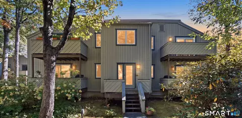 11 Byrne Ct #B2, Farmington, CT 06032