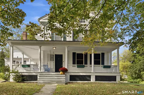 8 Prospect St, Essex, CT 06426