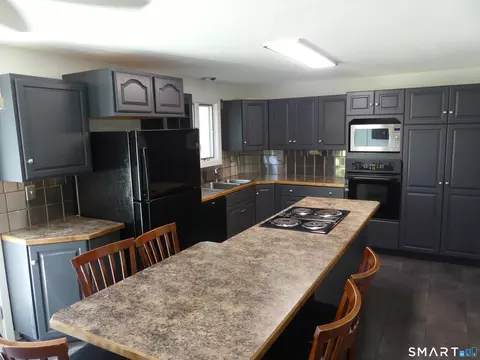 Kitchen - 49 Bluebird Ln, Berlin, CT 06037 photo 1 of 2