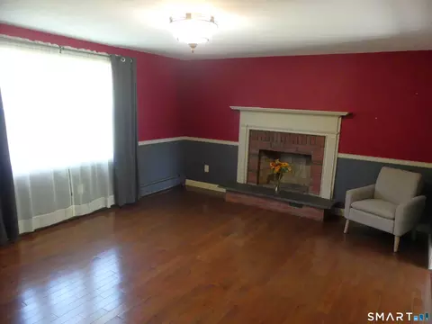 Living - 49 Bluebird Ln, Berlin, CT 06037 photo 1 of 4