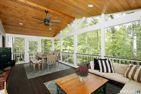 Exterior - 85 Cross Hwy, Redding, CT 06896 photo 4 of 10