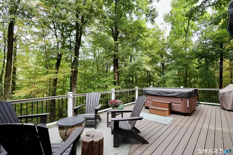 Exterior - 85 Cross Hwy, Redding, CT 06896 photo 6 of 10