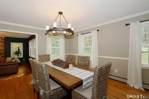 Dining - 85 Cross Hwy, Redding, CT 06896 photo 1 of 2