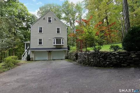 Exterior - 85 Cross Hwy, Redding, CT 06896 photo 8 of 10
