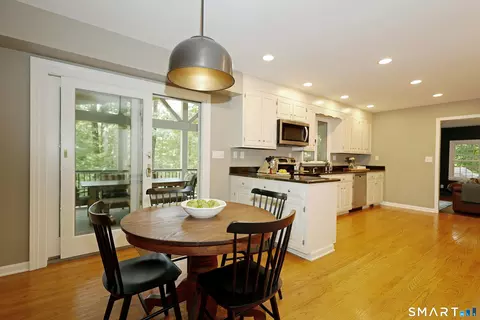 Kitchen - 85 Cross Hwy, Redding, CT 06896 photo 1 of 4