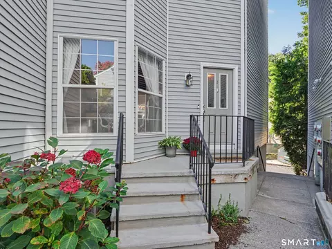 132 Hope St #J, Stamford, CT 06906