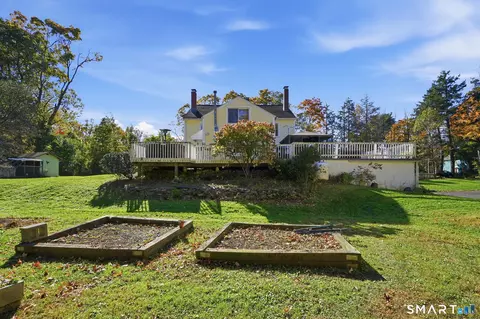 Exterior - 731 Latham Ln, Suffield, CT 06078 photo 5 of 8